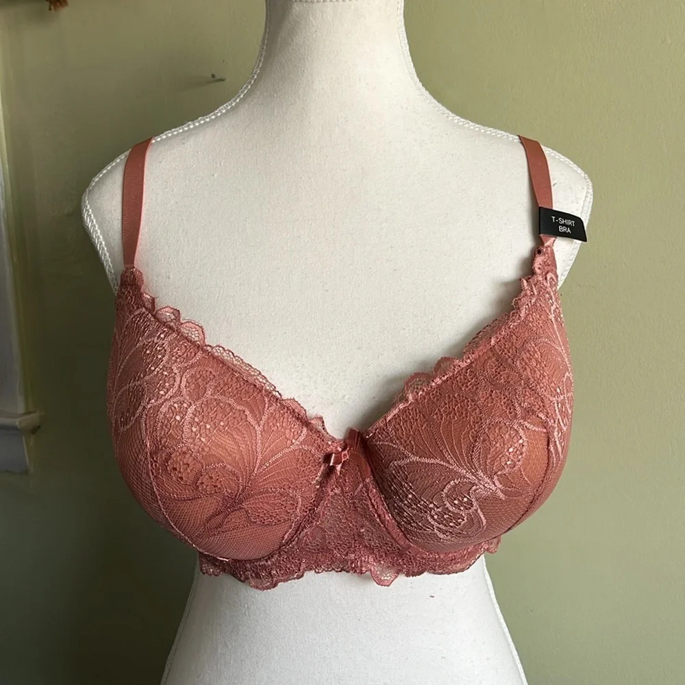 B. Luxe underwire lace t-shirt molded cups bra, NWOT
